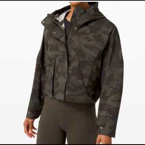 NWOT Lululemon Rain Chaser Jacket